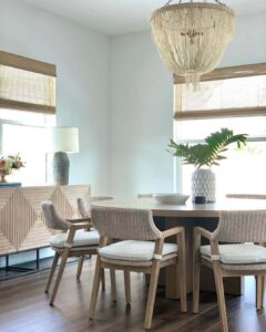 Should Dining Room Chairs Have Arms?