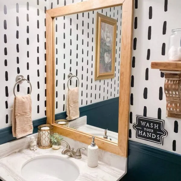 Framed vs Frameless Bathroom Mirror