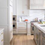 Should Kitchen Cabinets Have Knobs or Pulls
