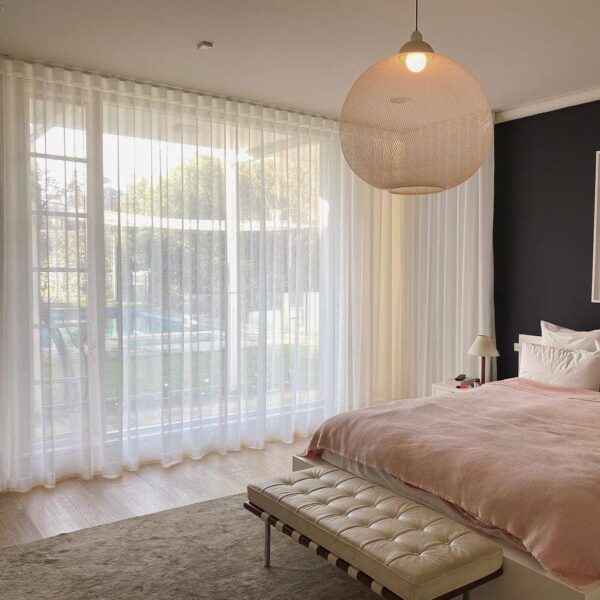 Do Sheer Curtains Provide Privacy At, Can You See Through Sheer Curtains From Outside At Night